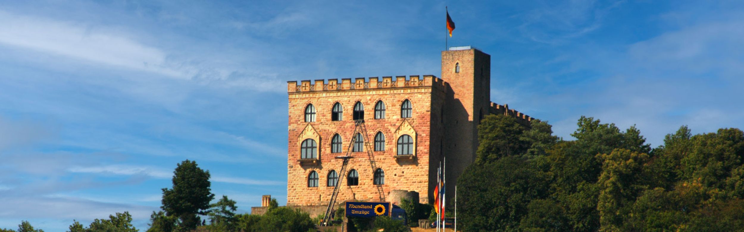 Umzug Hambacher Schloss Neustadt an der Weinstraße